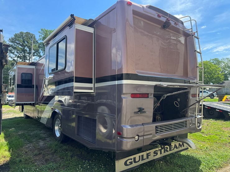 2003-gulfstream-motorhome-with-(4)-slideouts-cummins-diesel-pusher,-allison-automatic-image-4