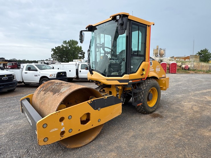 2021-volvo-sd75b-image-5