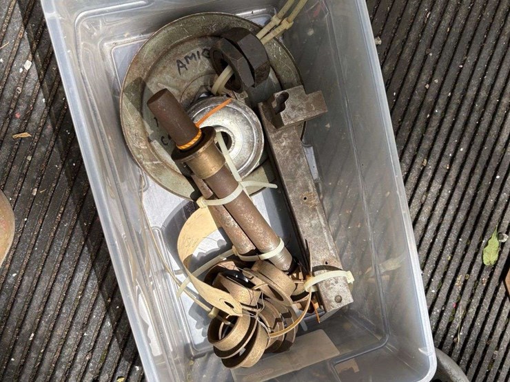 amigo-77-parts-tractor-image-9