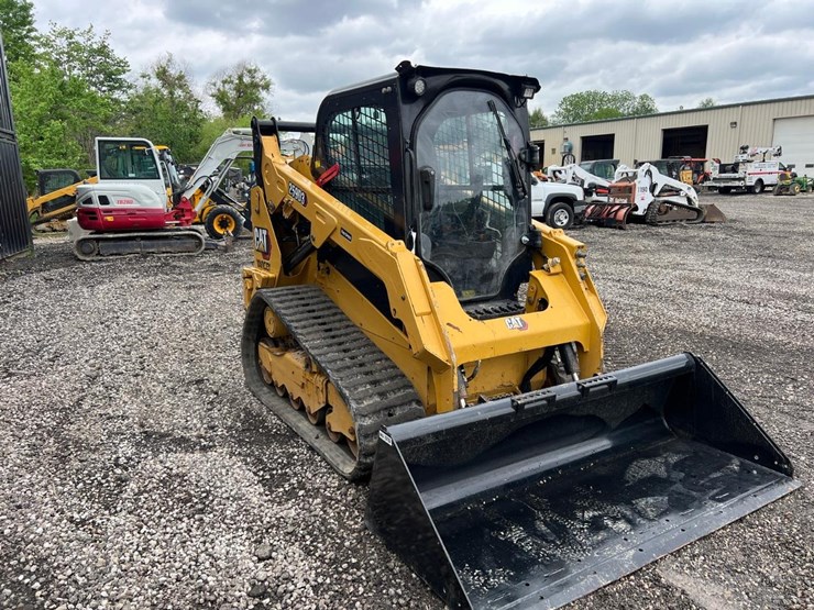 2021-caterpillar-259d3-image-8