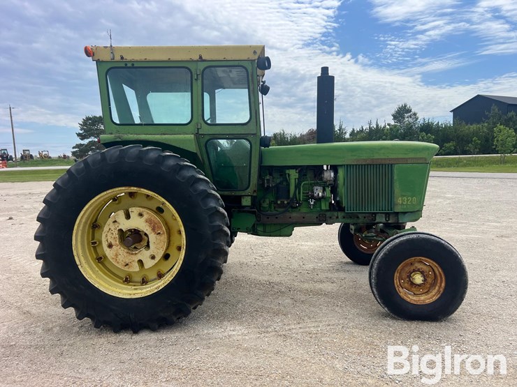 1972-john-deere-4320-image-4