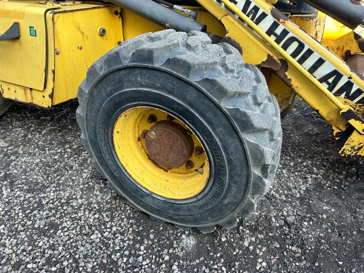 new-holland-lb95b-image-11