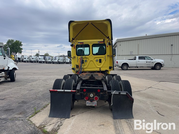 2016-freightliner-cascadia-125-image-6