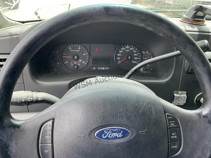 2007-ford-f550-image-16