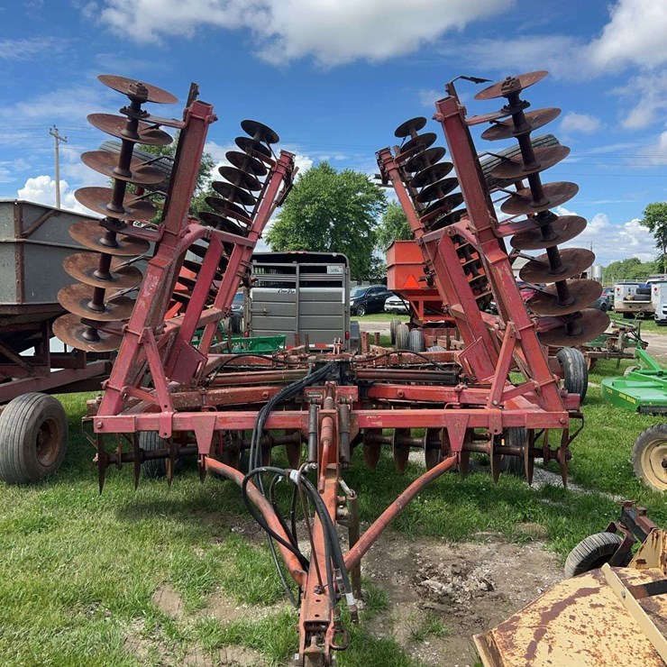 MASSEY-FERGUSON 820