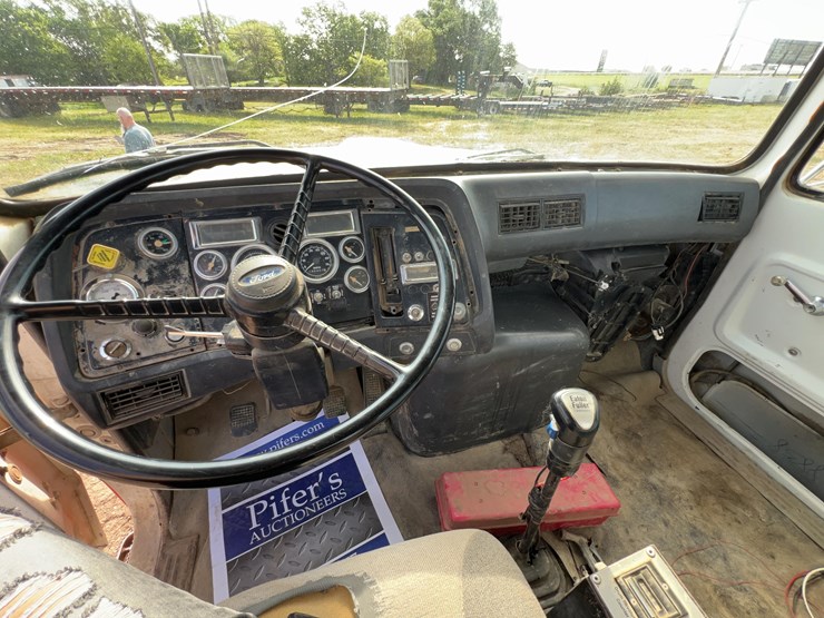 1996-ford-lt9000-image-47