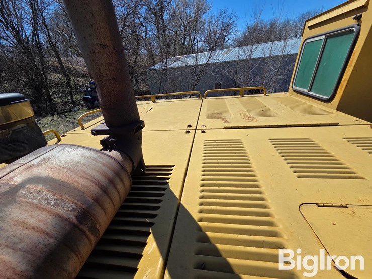 caterpillar-225-image-13