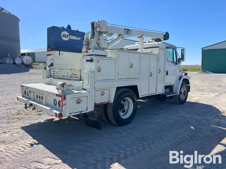 2000-freightliner-fl70-image-5