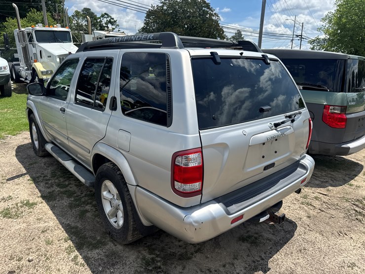 2004-nissan-pathfinder-image-4