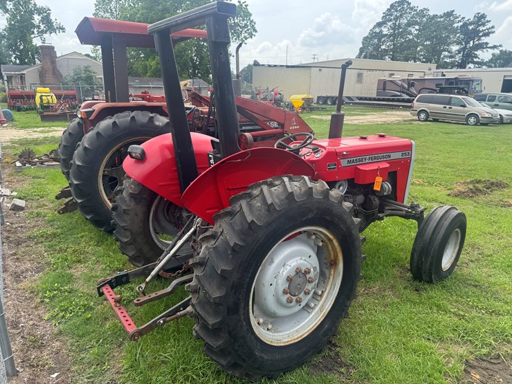 1990-massey-ferguson-253-image-3
