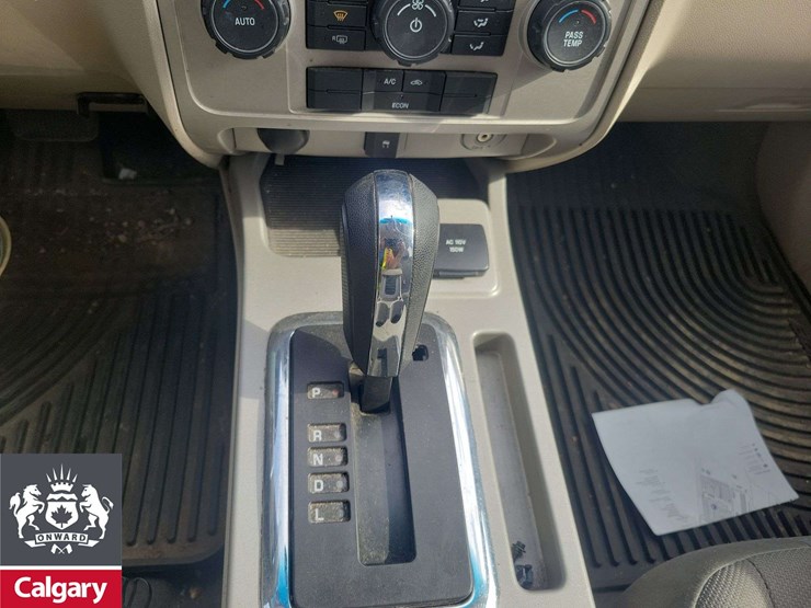 ford-escape-hybrid-image-19