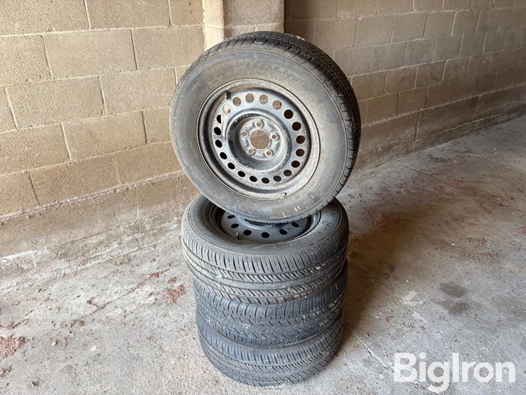 douglas-thunderer-225/60r16-all-season-tire-image-2