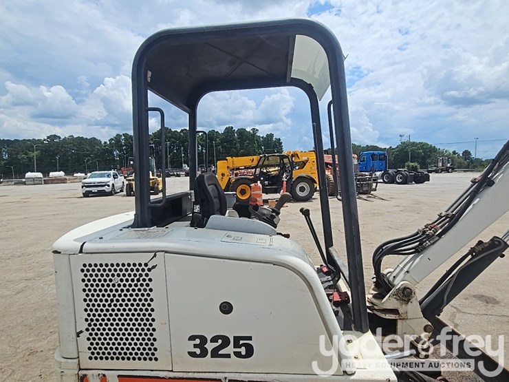 bobcat-325-image-30