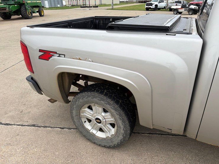 2009-chevrolet-1500-image-16