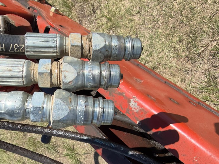 2013-new-holland-h7150-image-17