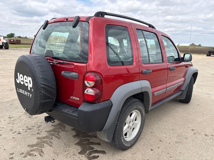 2005-jeep-liberty-sport-image-4