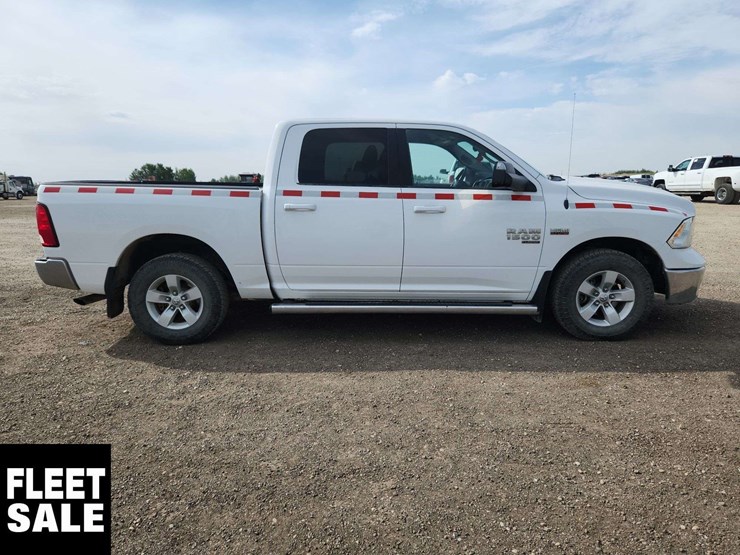2020-ram-1500-classic-image-9