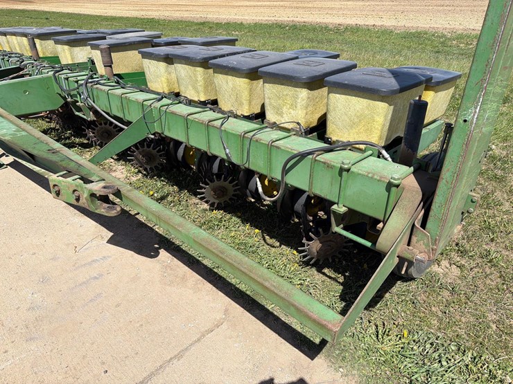 john-deere-7000-image-3