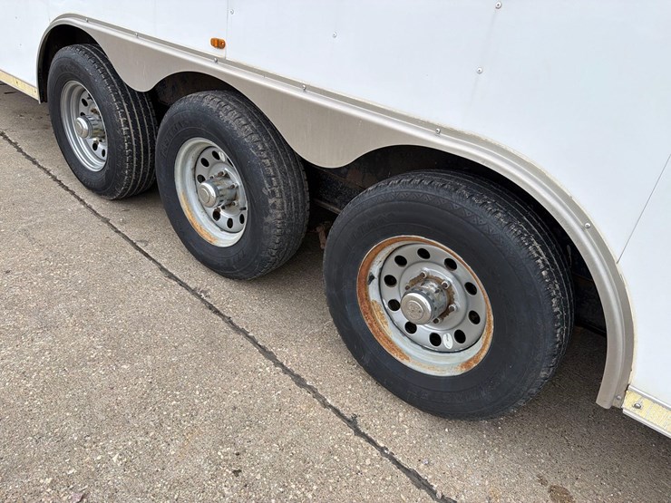 2017-empire-99”-x-36ft-enclosed-bumper-hitch-trailer--very-nice-trailer-image-10