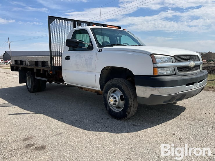 2004-chevrolet-silverado-3500-image-3