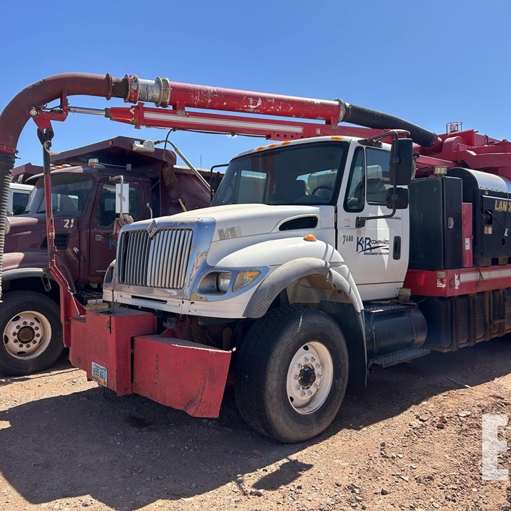 2006 INTERNATIONAL WORKSTAR 7600