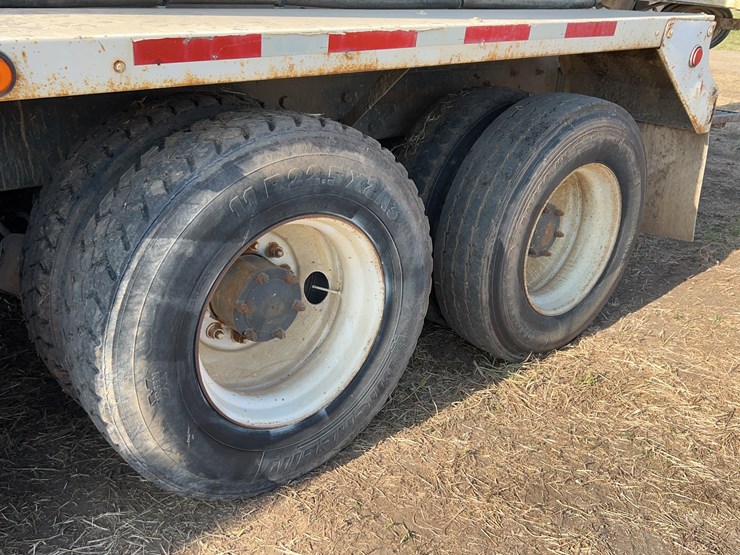 2001-mack-rd690s-image-39