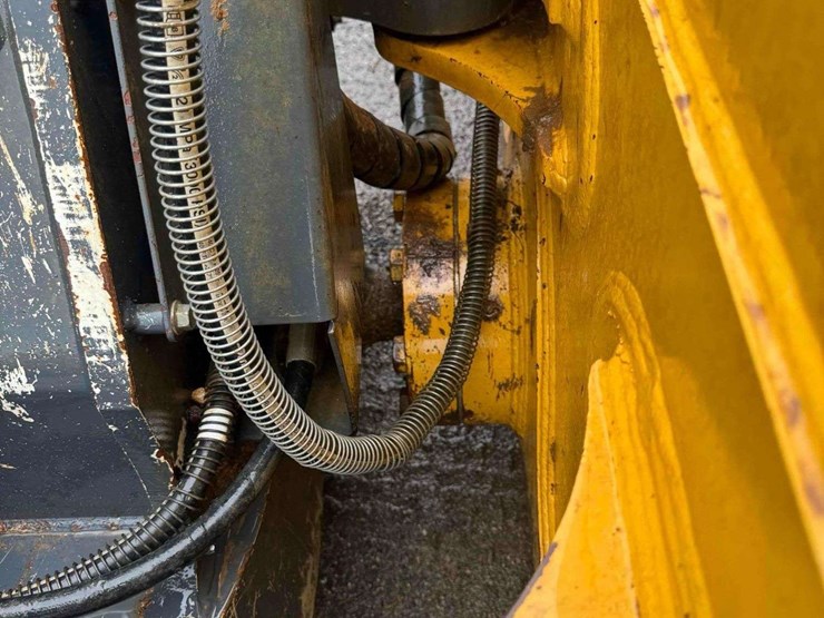 2021-deere-850l-wlt-image-31