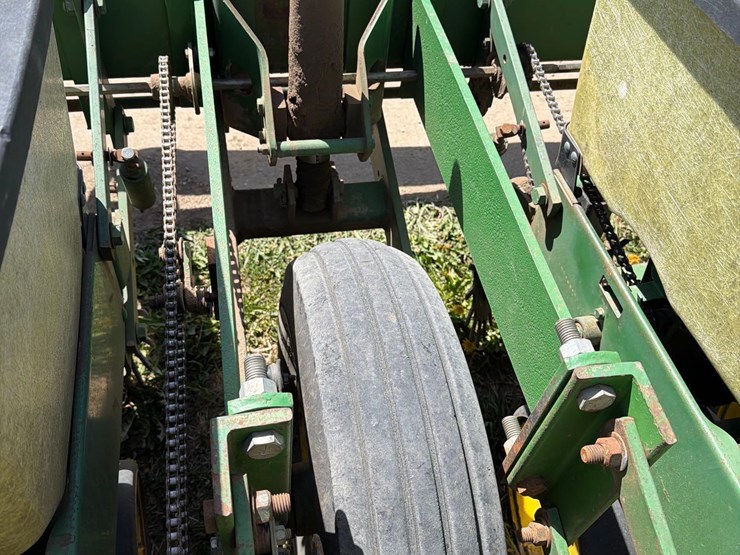 john-deere-7000-image-31