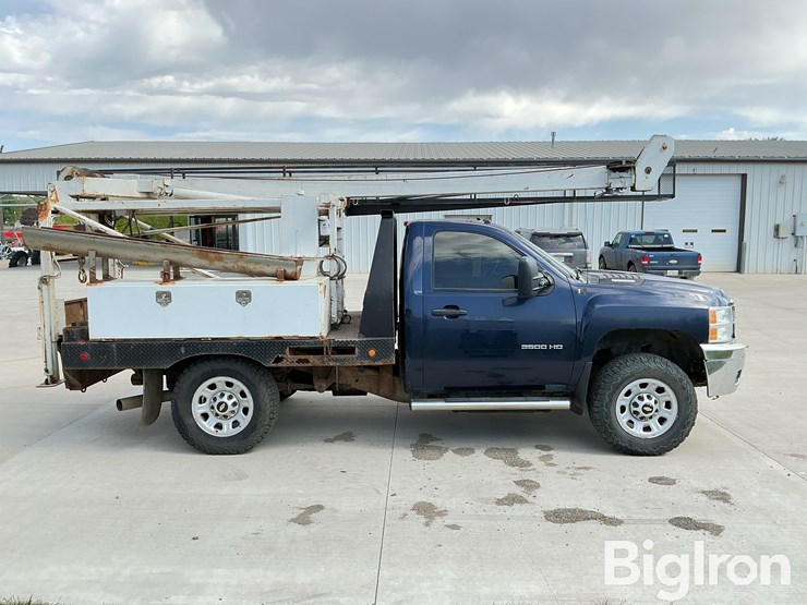 2012-chevrolet-3500hd-image-4