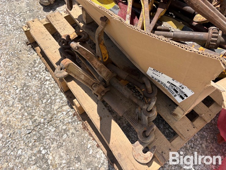 pallet-of-straps-&-binders-image-14