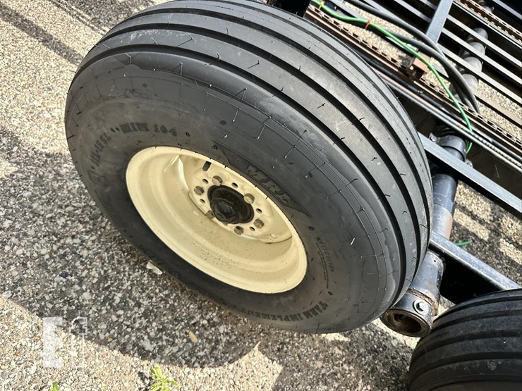 john-deere-568-image-18