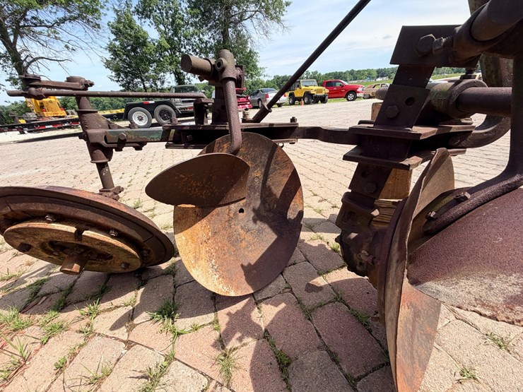 #24071-•-two-bottom-moldboard-plow-image-11