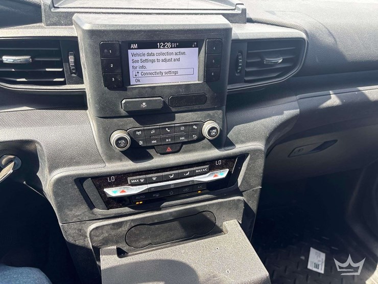 2020-ford-explorer-image-16