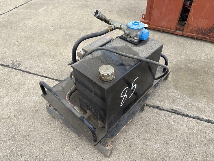 lakeside-11ft-hydraulic-squeeze-chute-image-24