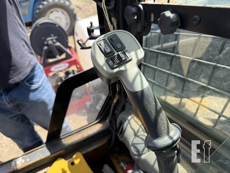 new-holland-c232-image-22