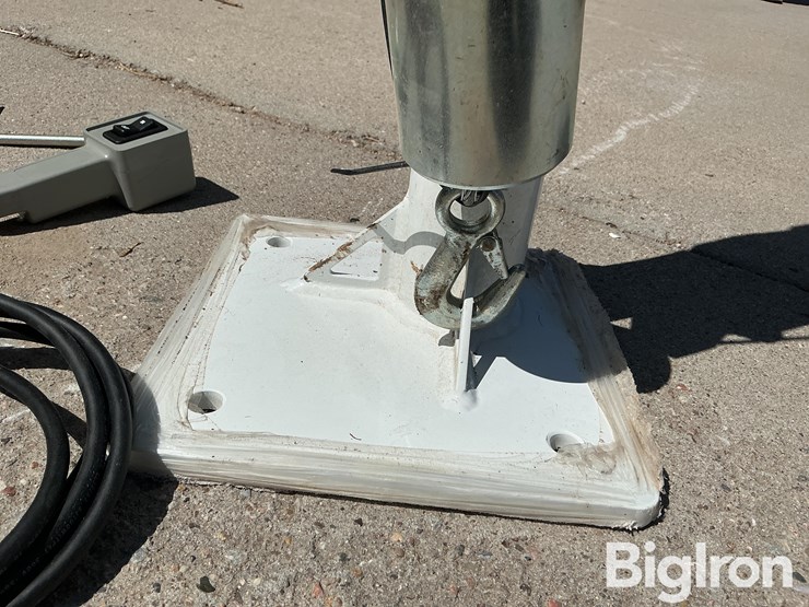 strong-arm-p10-dc-electric-winch-on-coleman-crane-image-10