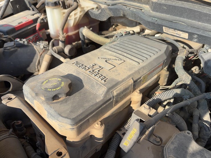 2017-dodge-3500-image-25