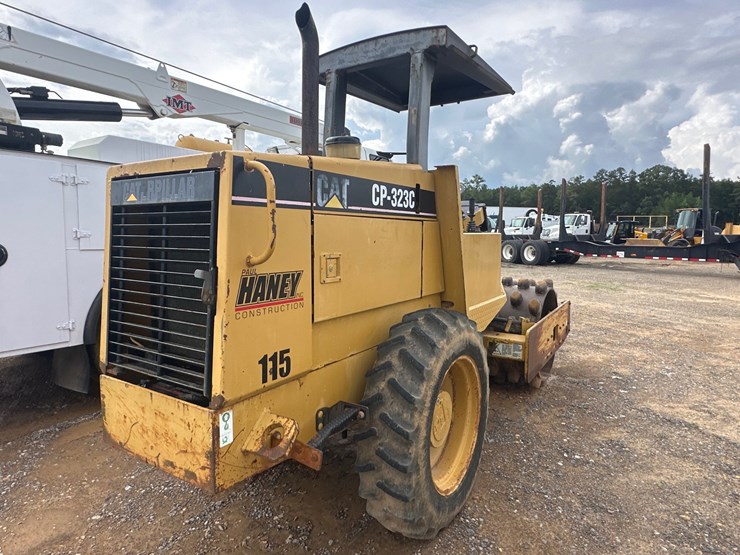 caterpillar-cp-323c-image-5