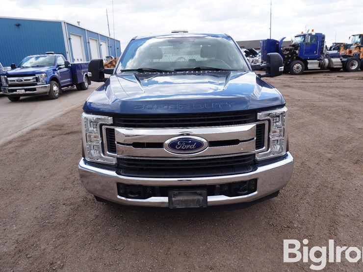 2018-ford-f350-xl-image-2