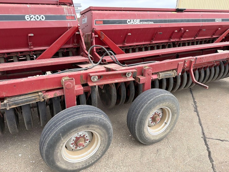 case-ih-6200-image-13
