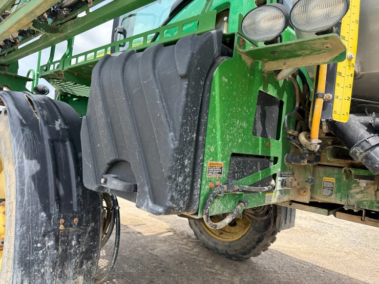 2016-john-deere-r4038-image-40