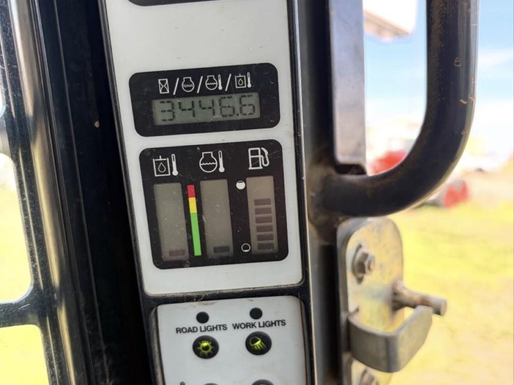 new-holland-l180-image-5
