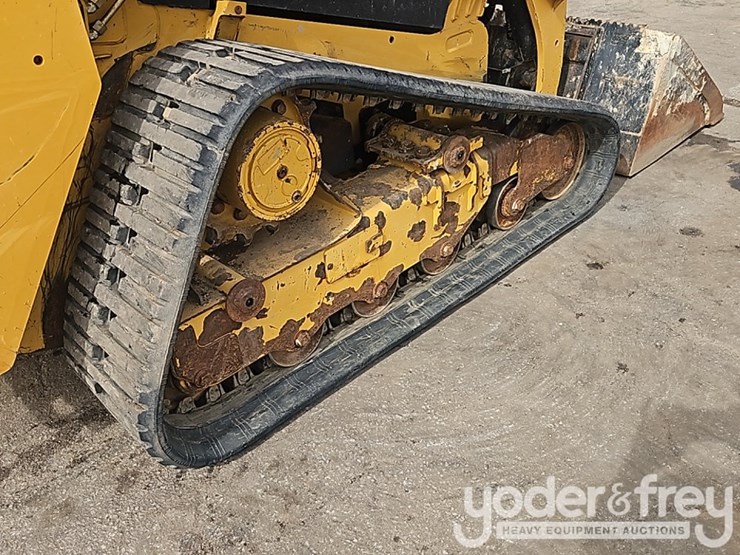 2018-caterpillar-249d-image-13