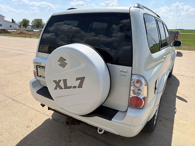2004-suzuki-xl7-image-18