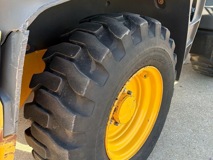 deere-344l-image-18