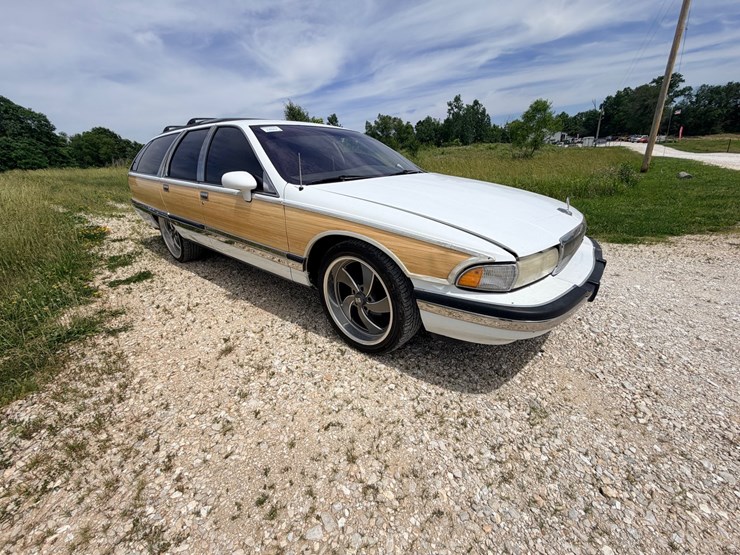 #24067-•-1994-buick-roadmaster-passenger-car-image-10