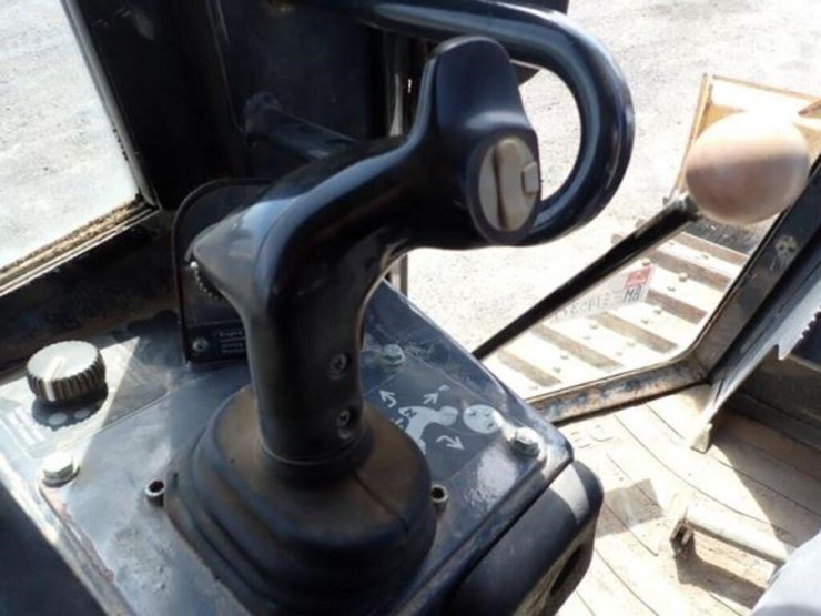 2005-deere-450j-lt-image-14