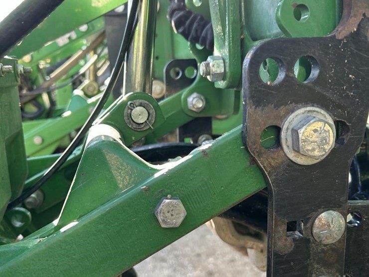 2023-john-deere-db90-image-39