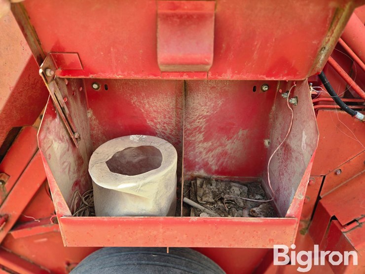 new-holland-851-image-20