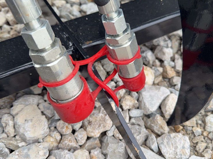 hydraulic-grapple-attachment-for-mini-skid-steer-image-4